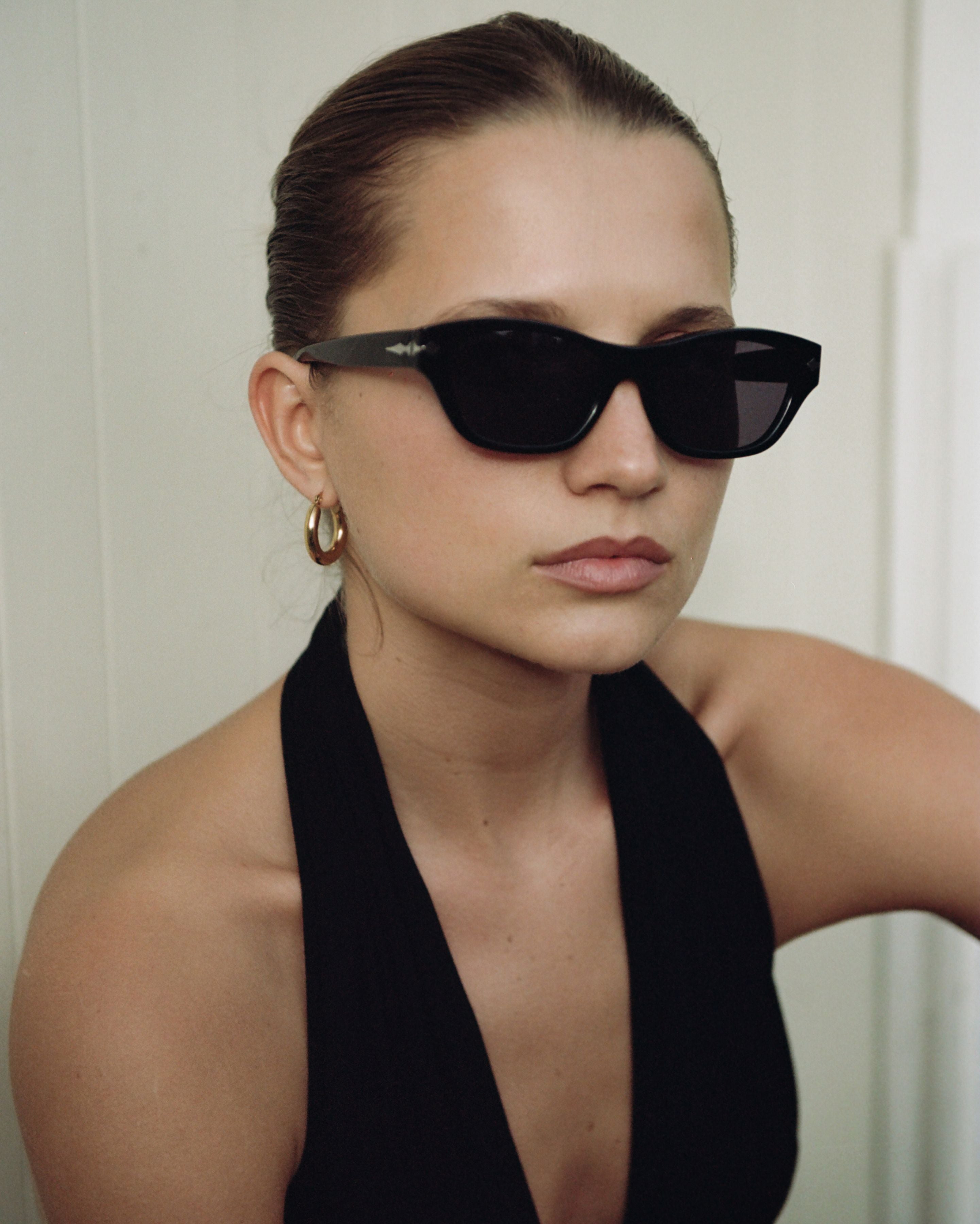 Frequency - Black Polished / Black